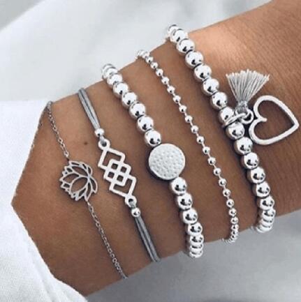 Noteful Love™ Stackable Beaded Bracelet Set – Heart & Floral Design