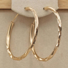 Noteful Love™ Gold Hoop Earrings – Timeless 18K Plated Style