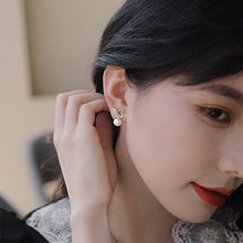 Noteful Love™ Swan Stud Earrings – Pearl & Zircon Korean Design