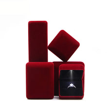 Noteful Love™ LED Velvet Jewelry Box – Premium Light-Up Gift Packaging