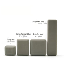 Noteful Love™ LED Velvet Jewelry Box – Premium Light-Up Gift Packaging